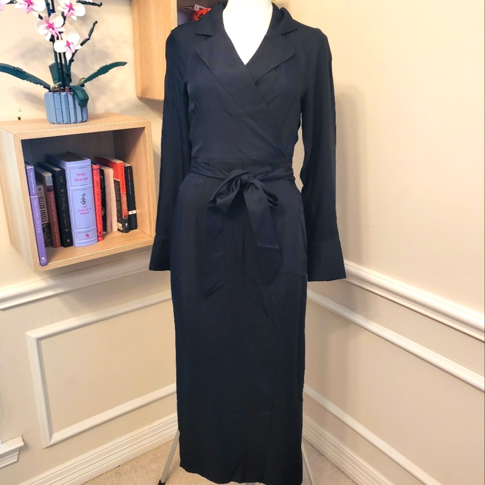 BRAND New Banana Republic wrap dress